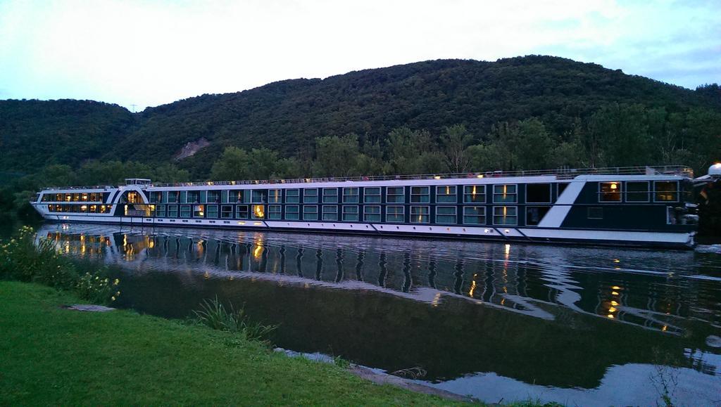 Maifeld-Fewo Rhapsodie Kerben Buitenkant foto
